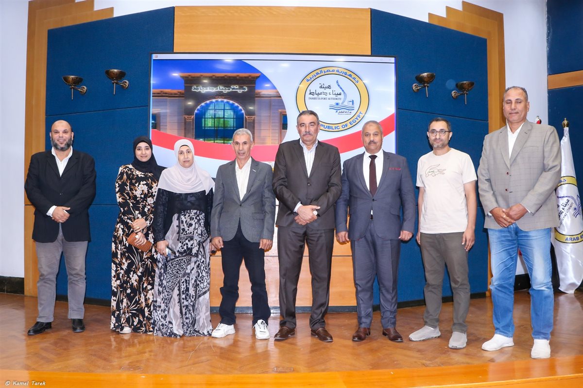 جانب من حفل ختام برنامج التدريب الصيفي للدفعة الثانية من طلاب وطالبات الجامعات والمعاهد بميناء دمياط