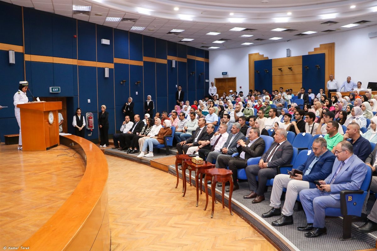 جانب من حفل ختام برنامج التدريب الصيفي للدفعة الثانية من طلاب وطالبات الجامعات والمعاهد بميناء دمياط