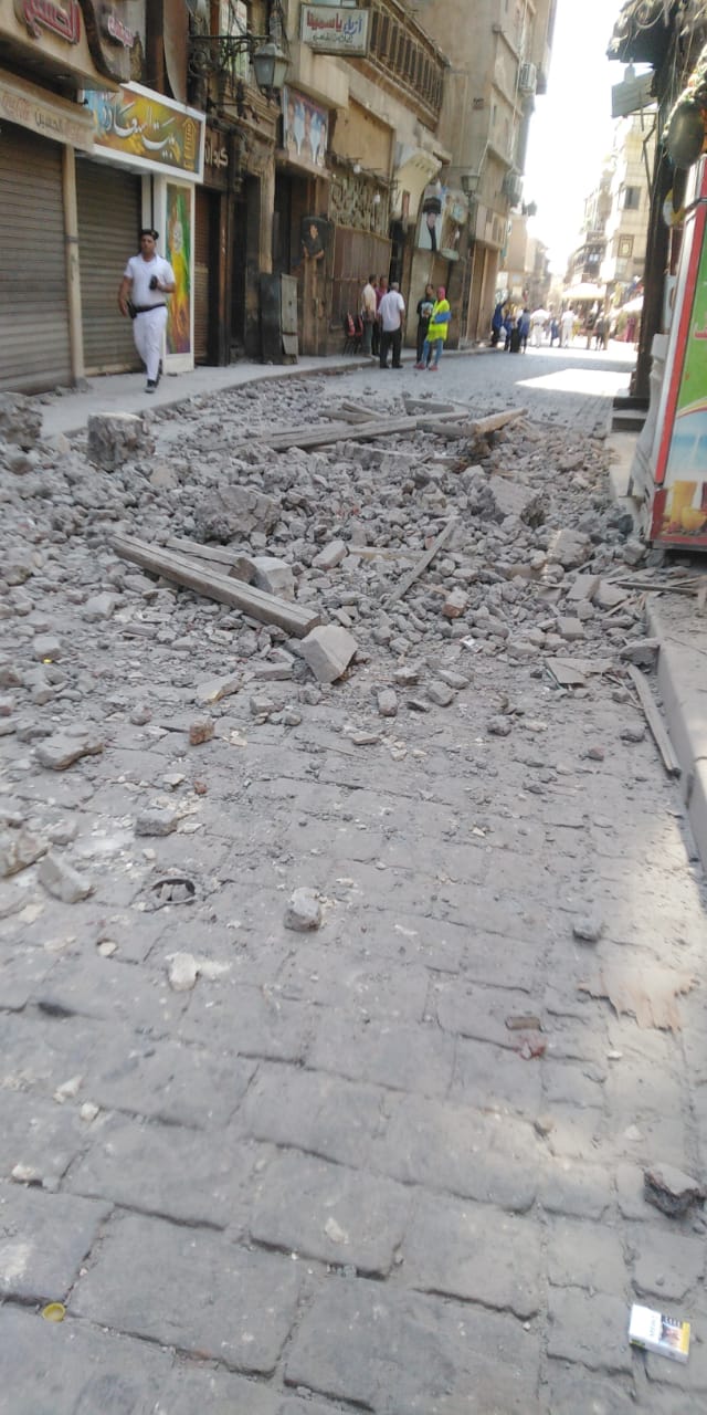 انهيار جزئي لعقار قديم خالٍ