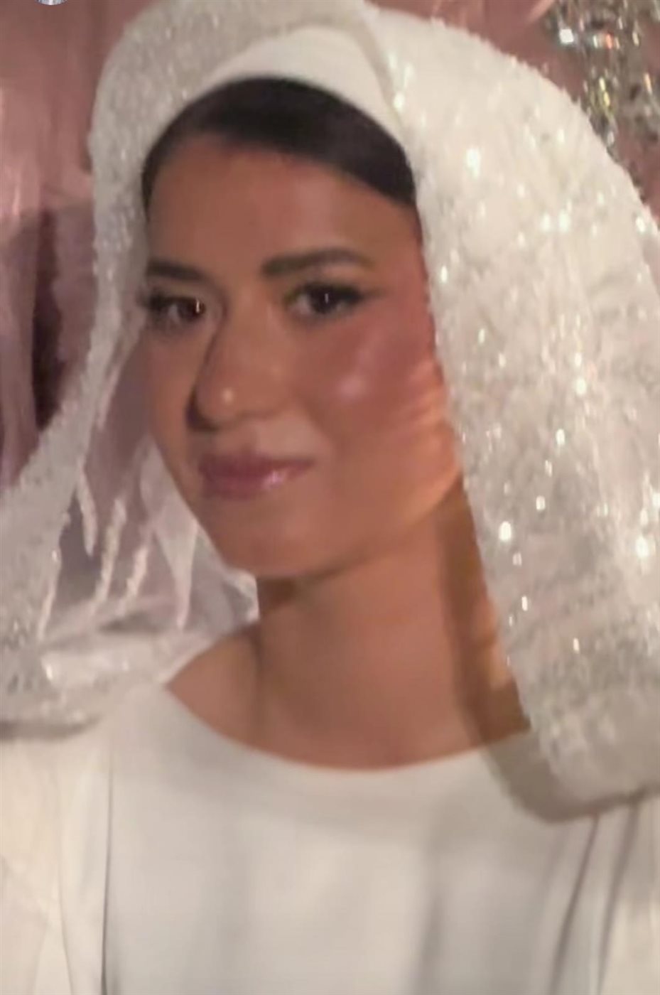 هبة قطب تحتفل بعقد قران ابنتها دينا هشام بحضور الشيخ خالد الجندي ورمضان عبد المعز