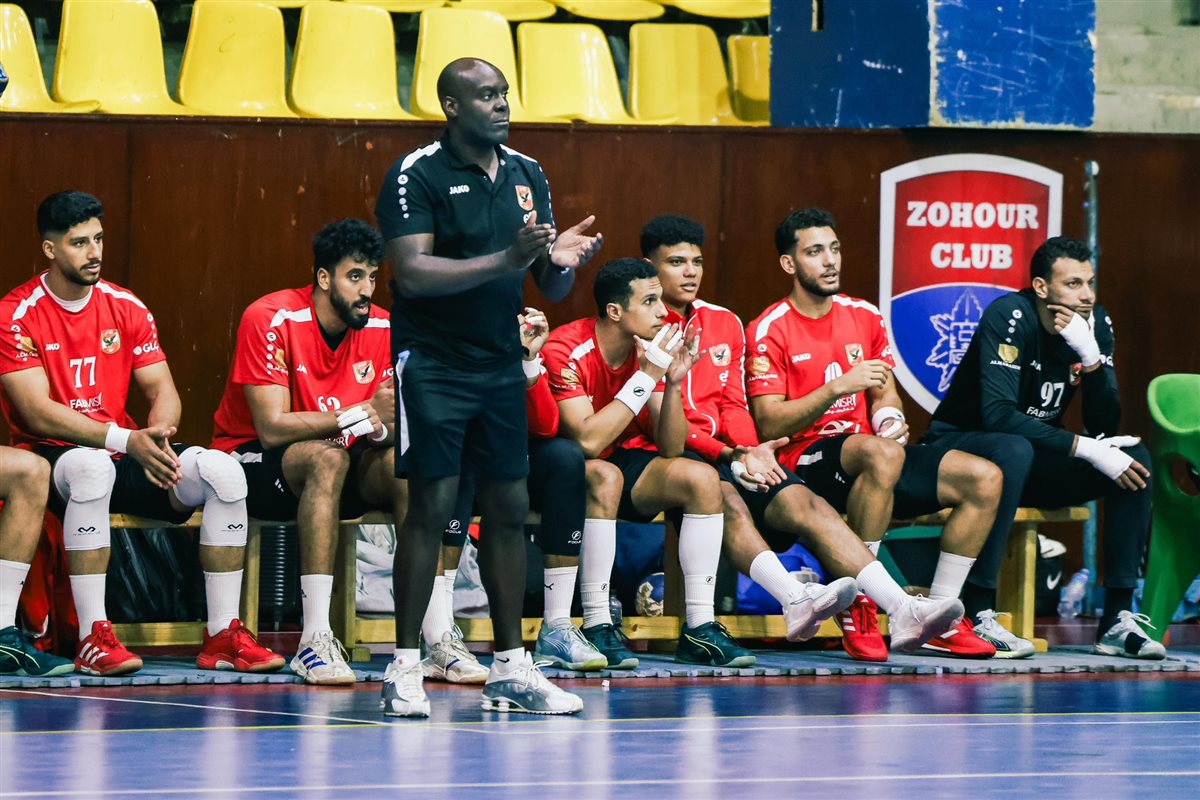 <strong>مباراة الأهلي والزهور في الدوري</strong>