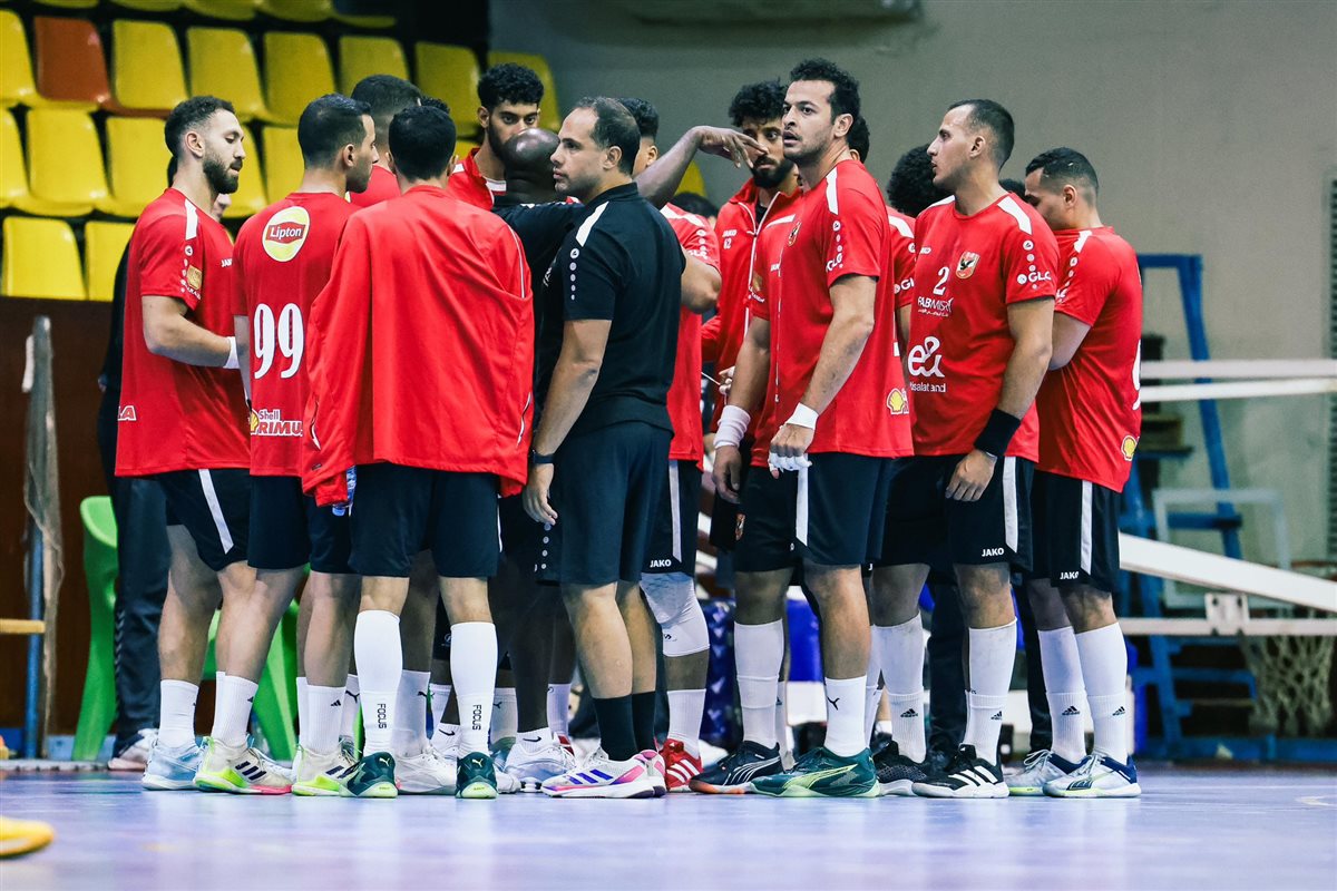 <strong>مباراة الأهلي والزهور في الدوري</strong>