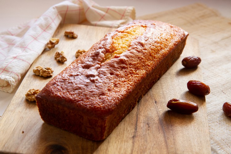 أسهل طريقة لعمل كيكة التمر الهشة في البيت