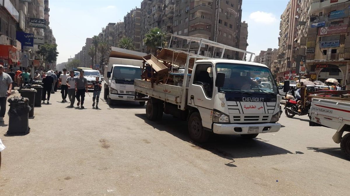 محافظة الجيزة تشنّ حملات لرفع التعديات والإشغالات بشوارع العريش وسهل حمزة بالطالبية