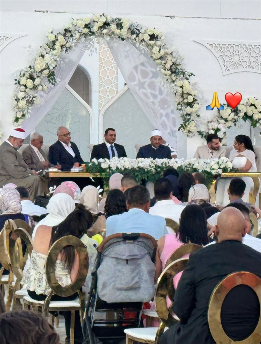 محمد بيومي فؤاد يحتفل بعقد قرانه