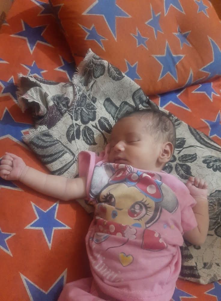 العثور على طفلة رضيعة أمام مسجد بالأقصر