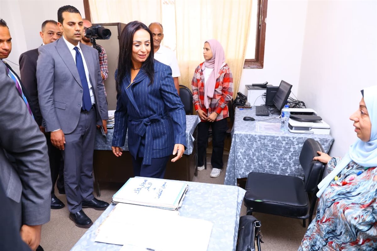 وزيرة التضامن تتفقد وحدة حلوان أول وثاني الاجتماعية.. وتطمئن على الخدمات المقدمة للمواطنين