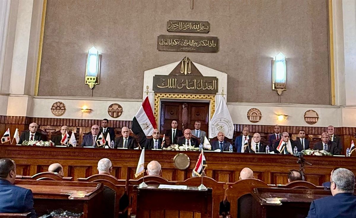 <strong>أعضاء النيابة الإدارية يؤدون اليمين القانوني أمام وزير العدل والنائب العام والمجلس الأعلى للقضاء</strong>