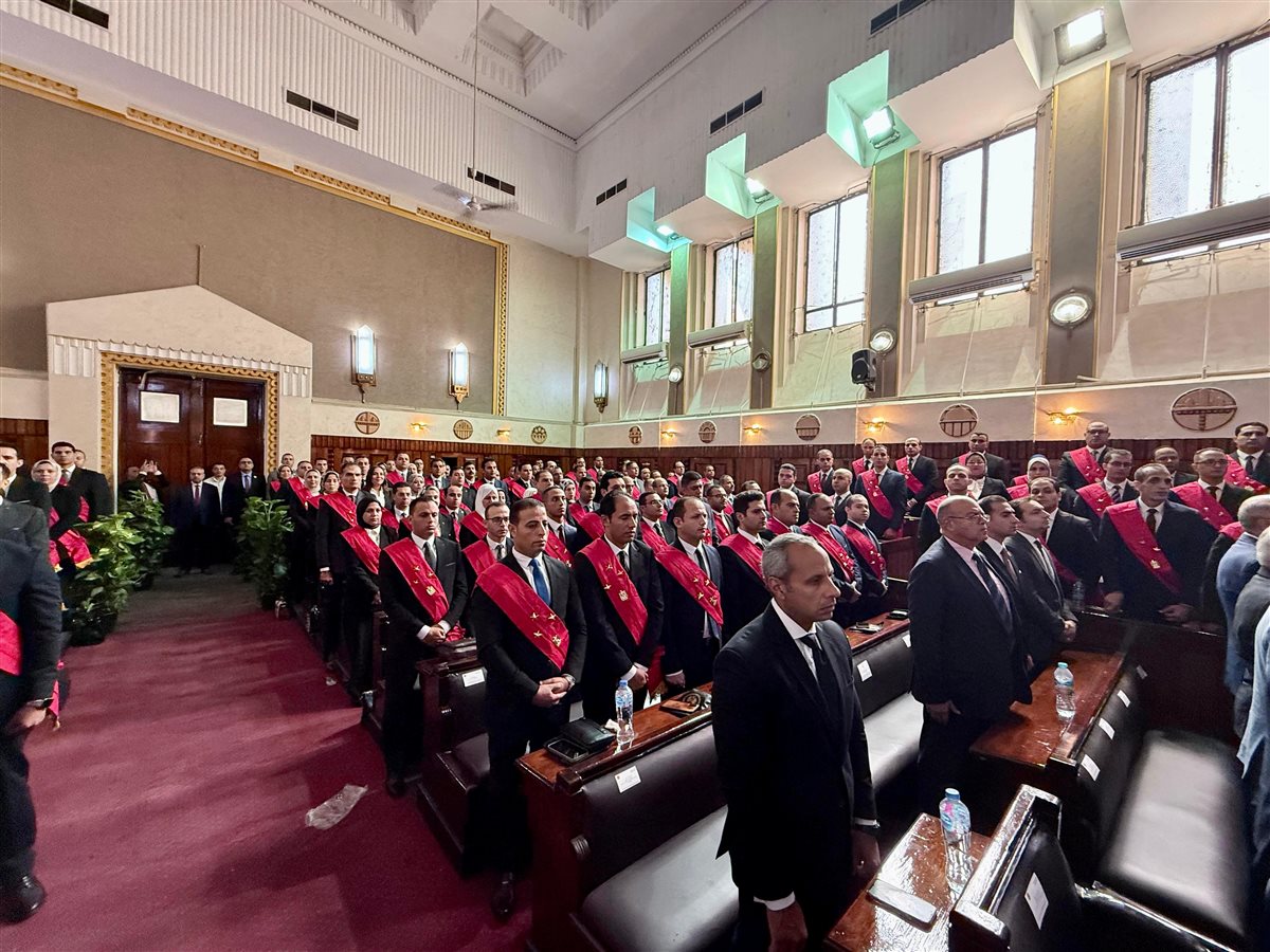 <strong>أعضاء النيابة الإدارية يؤدون اليمين القانوني أمام وزير العدل والنائب العام والمجلس الأعلى للقضاء</strong>
