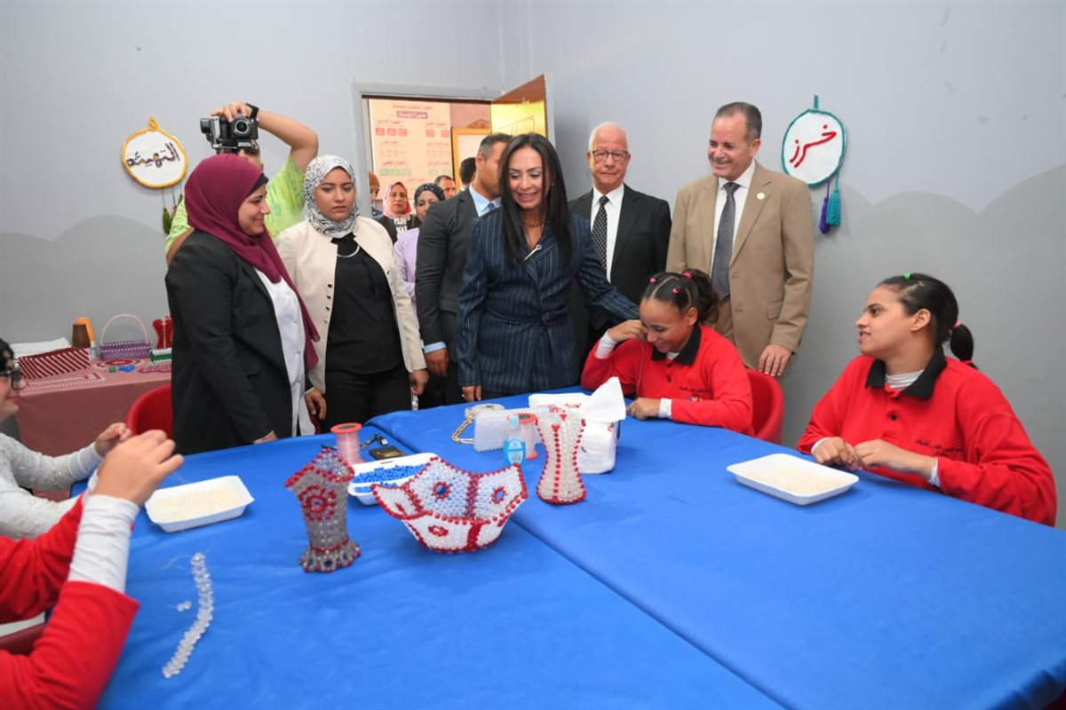 وزيرة التضامن تزور دار رعاية التثقيف الفكري للفتيات بحلوان