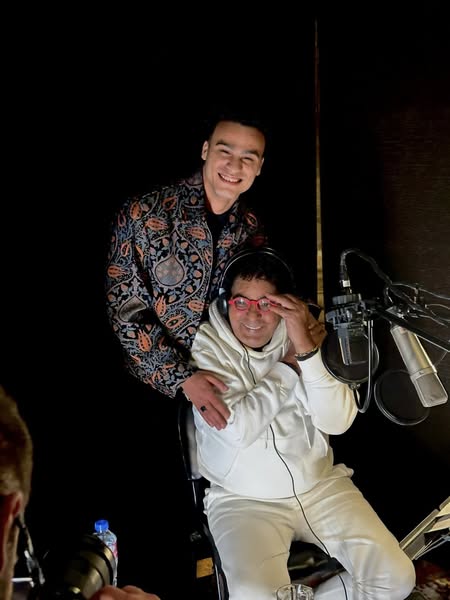 الشاعر مصطفى حدوتة والكينج محمد منير