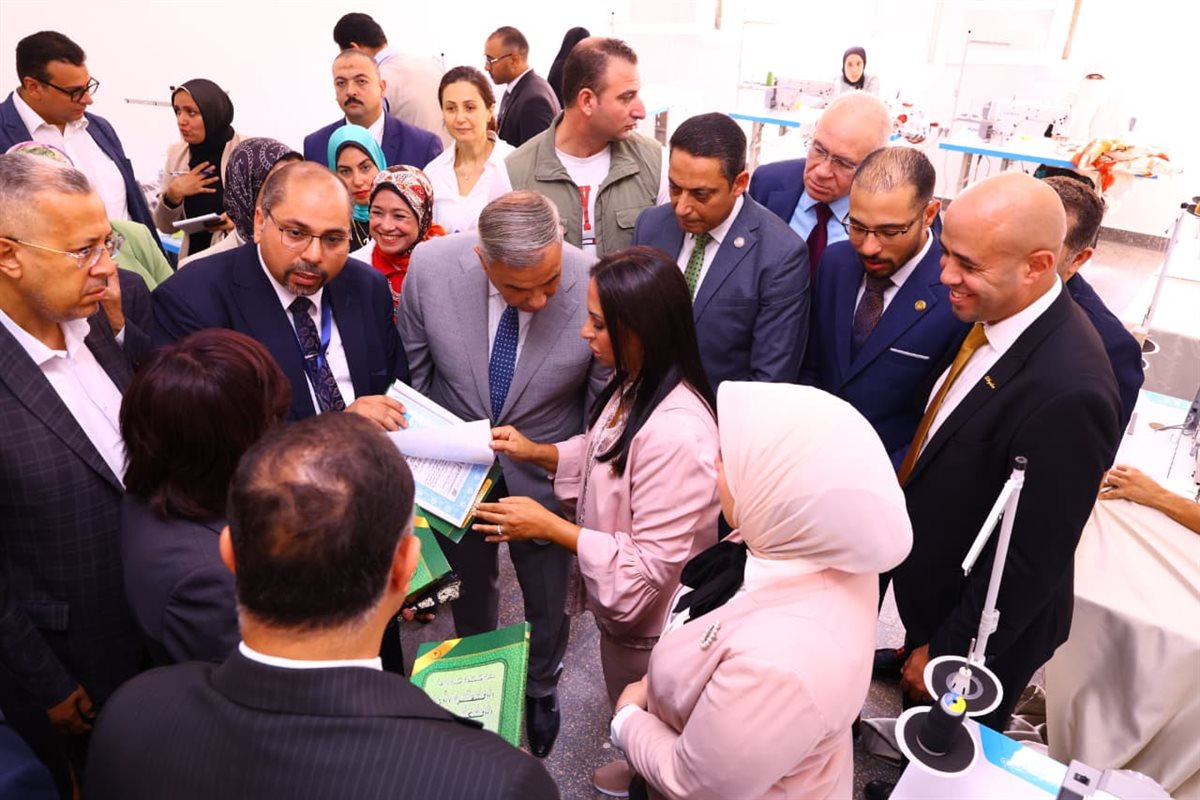 وزيرة التضامن ومحافظ الإسكندرية يفتتحان مركز التأهيل الشامل لذوي الإعاقة ببرج العرب