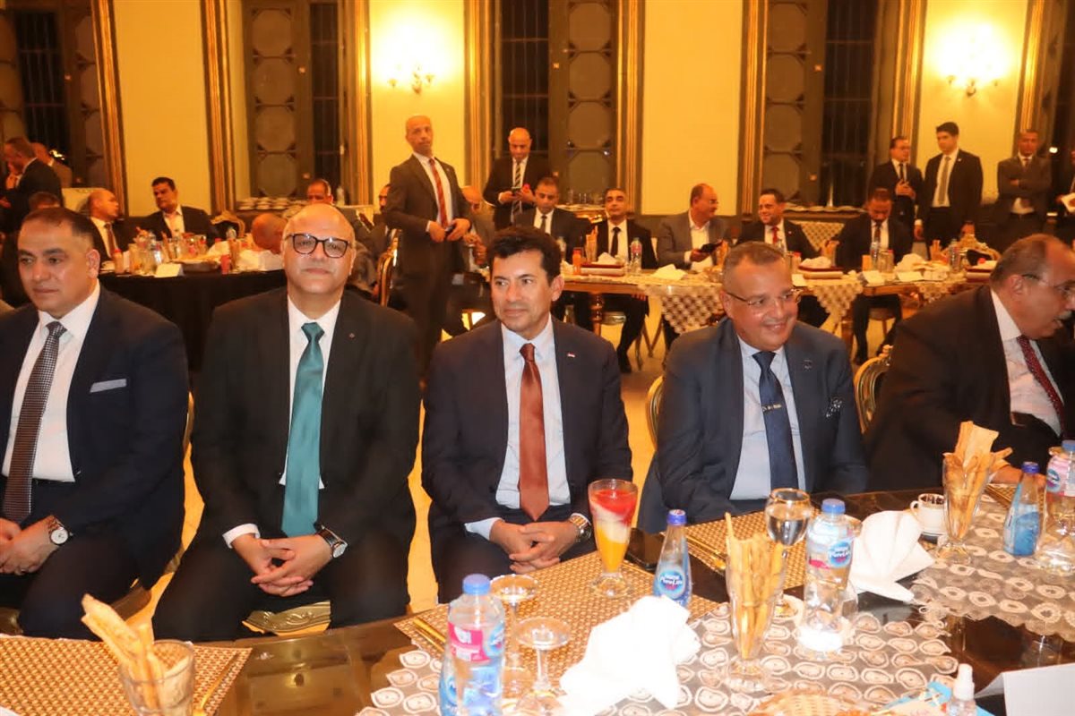 محافظ جنوب سيناء يشارك في الاحتفال 