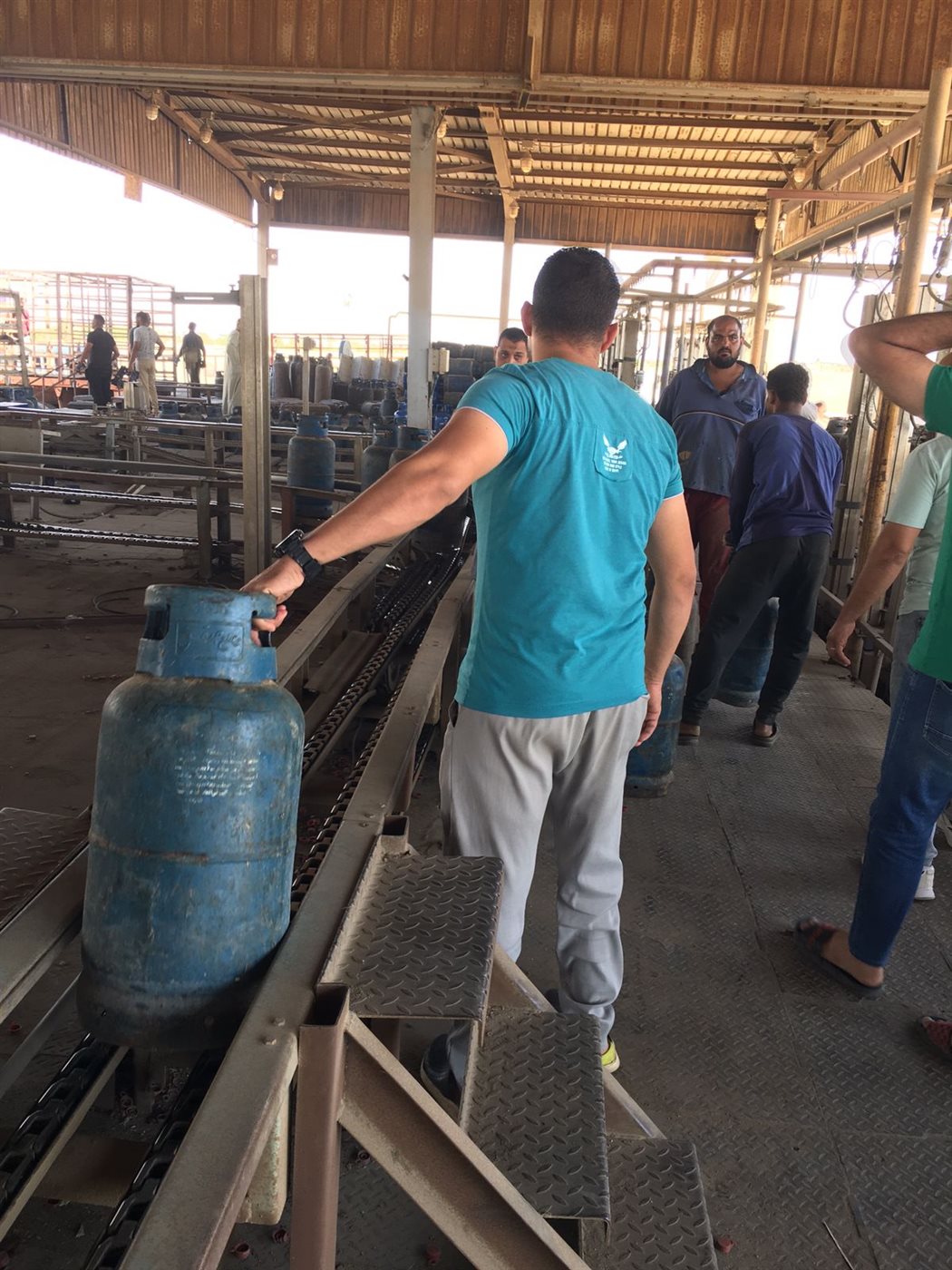 جولة رقابية مفاجئة على محطات تعبئة الغاز بالفيوم