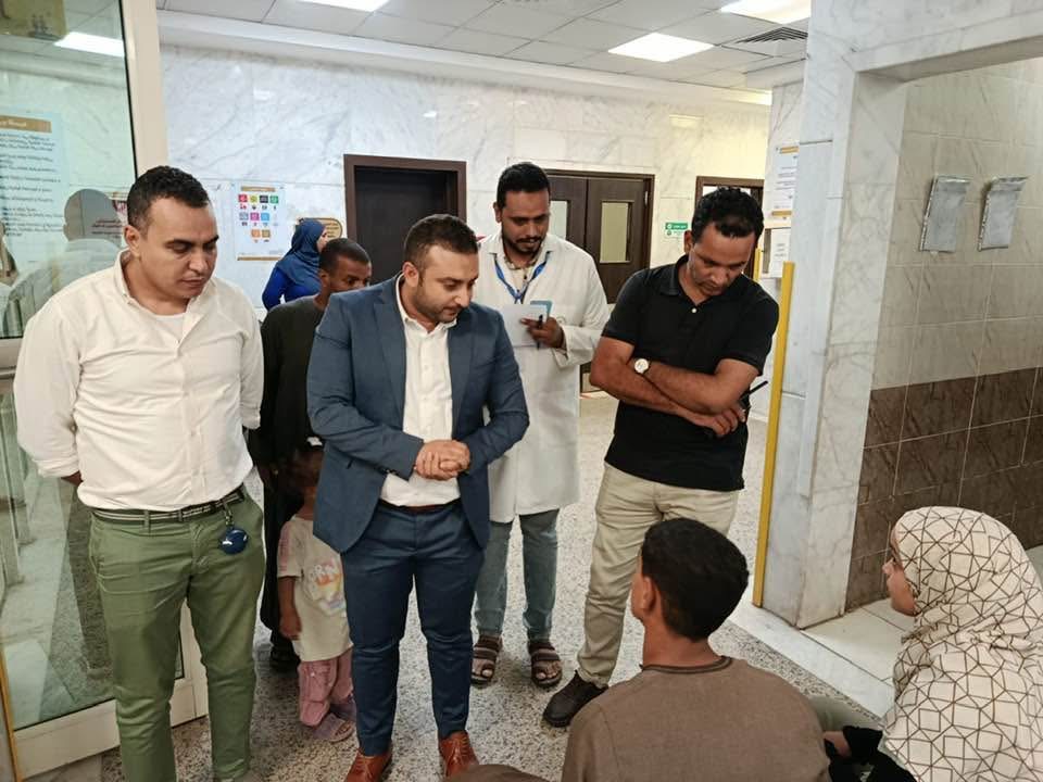 جولة ليلية لمدير الرعاية بمستشفى الأطفال