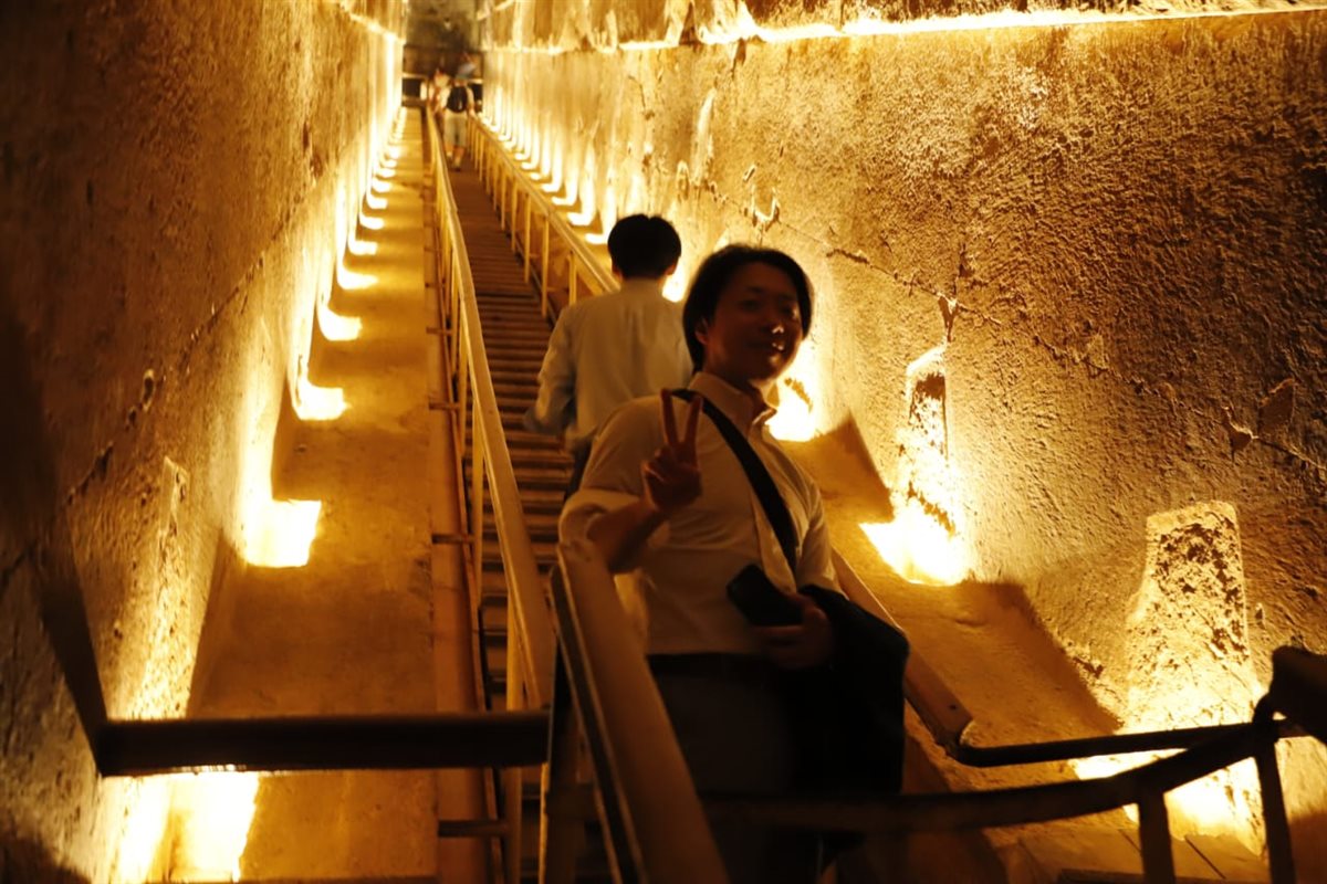 تركيب أجهزة تنقية الهواء بتقنية البلازما كلاستر داخل هرم الملك خوفو