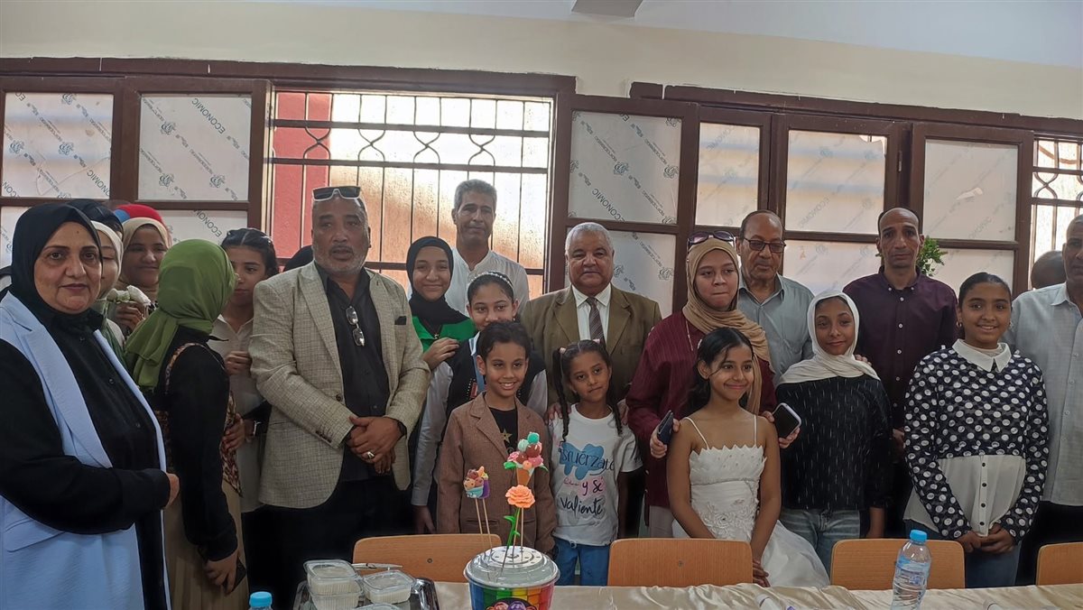 افتتاح منفذ بيع مدرسة الشهيد