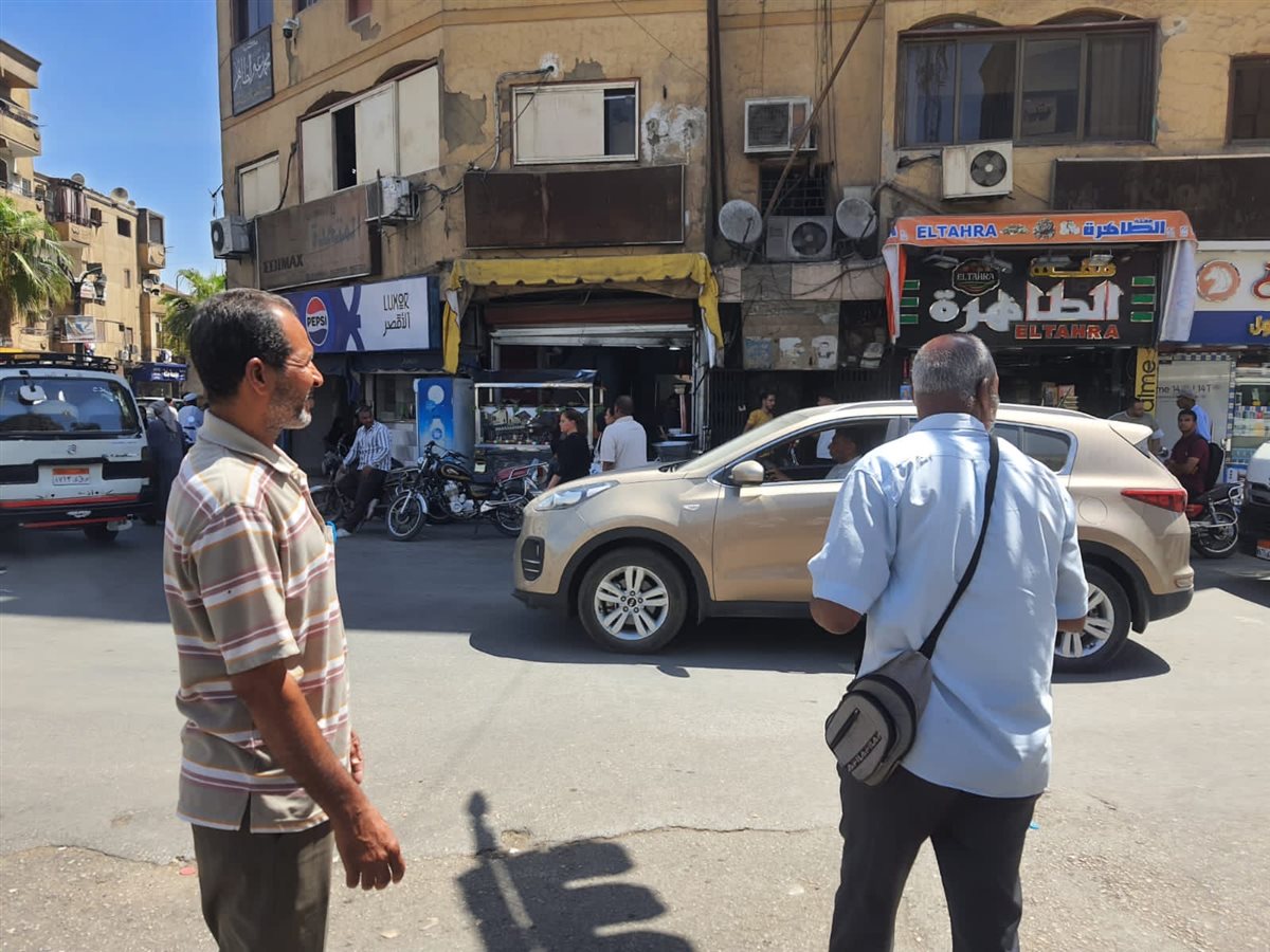 إدارة مواقف الأقصر تتابع خطوط سير السيرفيس 