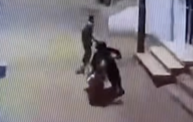 سرقة موتسكل بالسلاح 