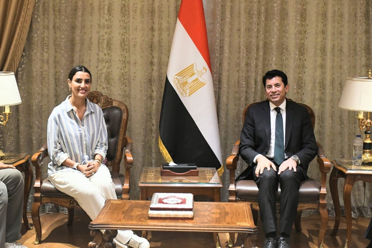 وزير الرياضة يلتقي رئيس اتحاد الإسكواش ومصطفى عسل