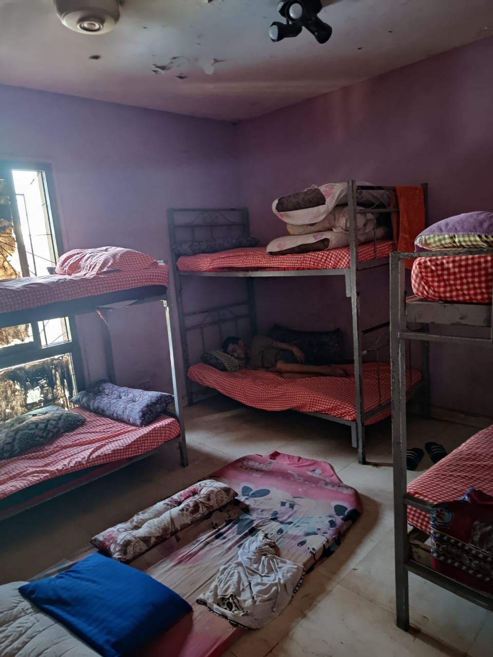 الصحة تغلق 12 مركزًا غير مرخص لعلاج الإدمان في كرداسة