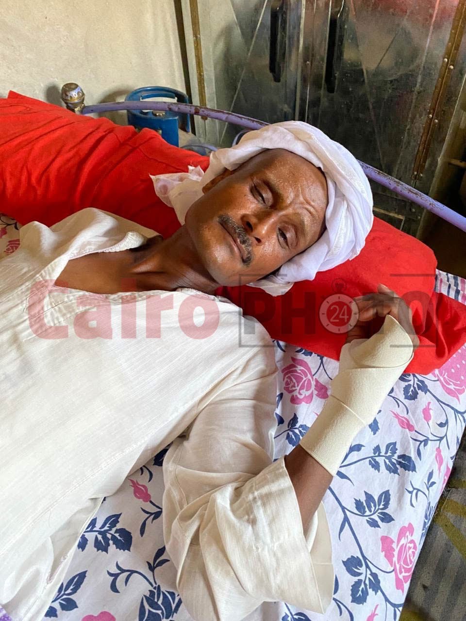 أول ظهور لعم مجاهد بعد دفنة لساعة ونصف تحت التراب