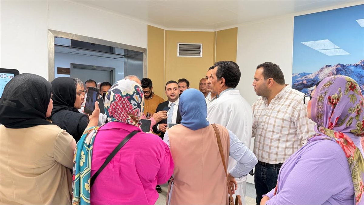 جولة الإعلامين بمبنى هيئة الرعاية والمجمع الطبي