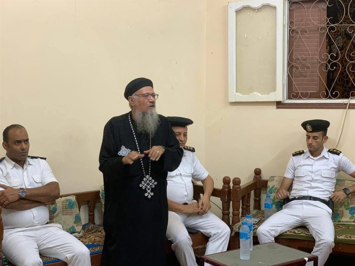 قيادات شرطية يعزون أسر ضحايا قرية المراعزةً