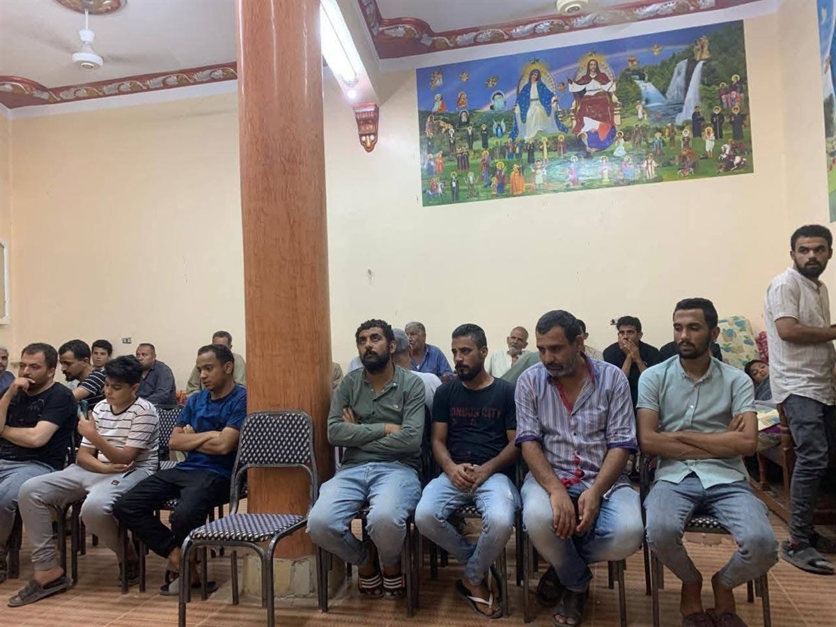 قيادات شرطية يعزون أسر ضحايا قرية المراعزةً