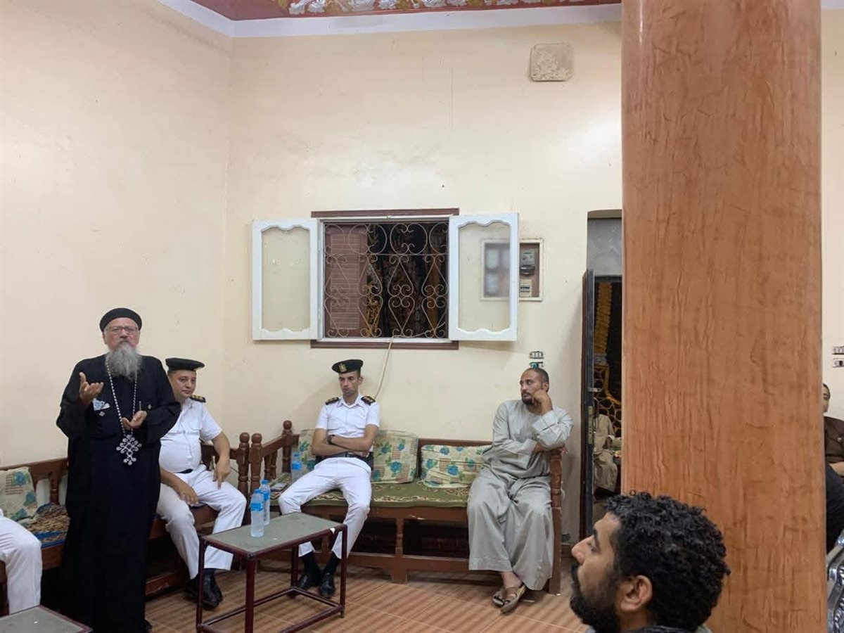 قيادات شرطية يعزون أسر ضحايا قرية المراعزةً