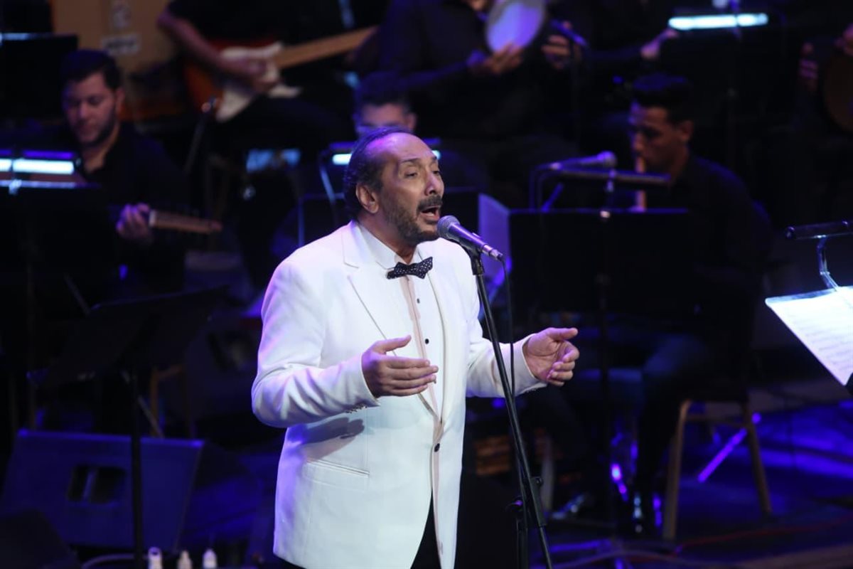 حفل علي الحجار 100 سنة غنا في الأوبرا