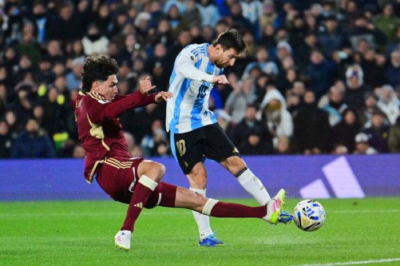 ميسي من مباراة فنزويلا والأرجنتين