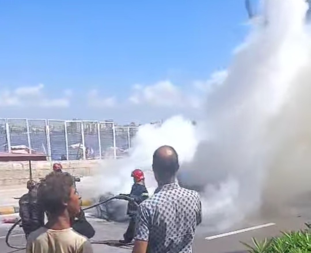 احتراق سيارة بكورنيش الإسكندرية