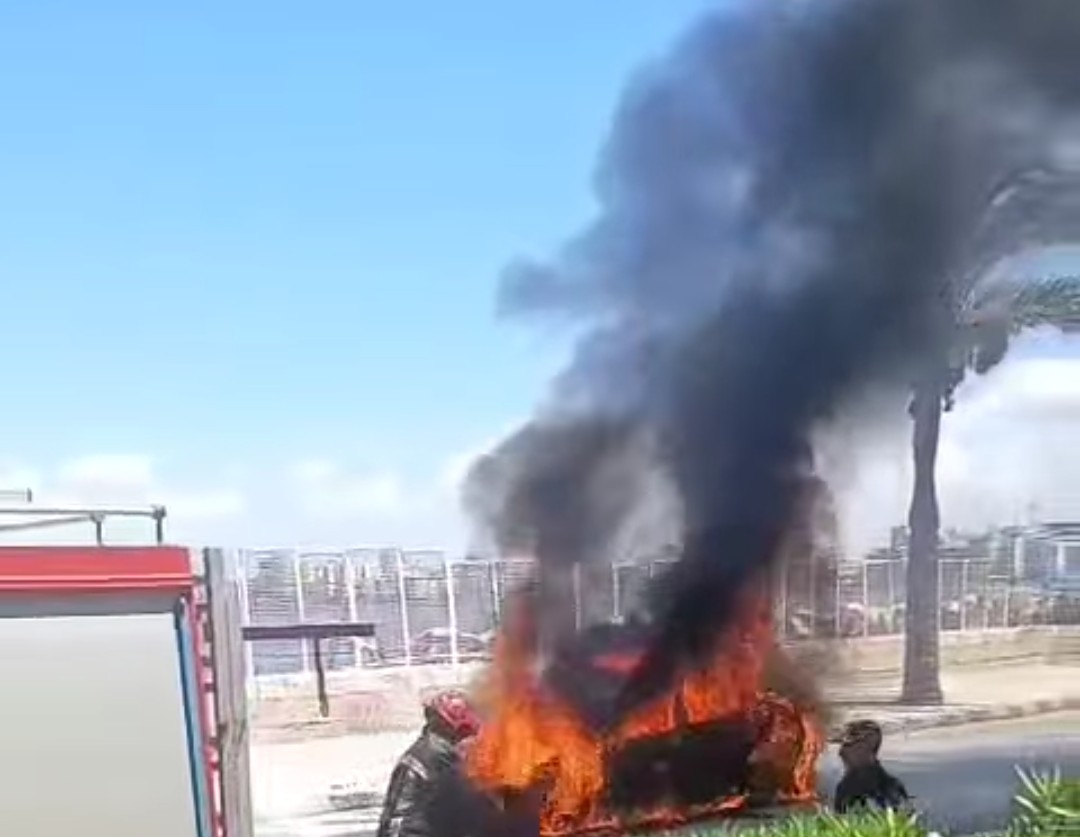 احتراق سيارة بكورنيش الإسكندرية