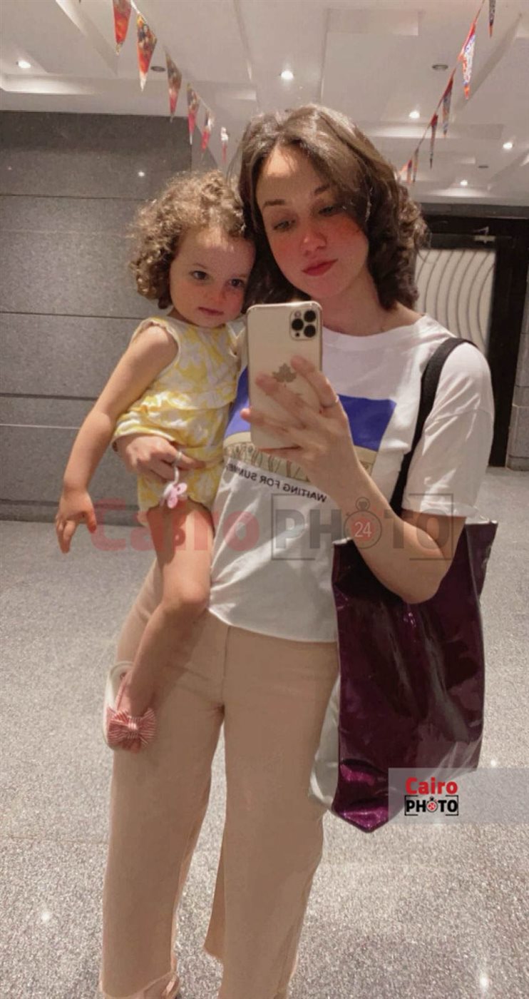 والدة الطفلة فريدة