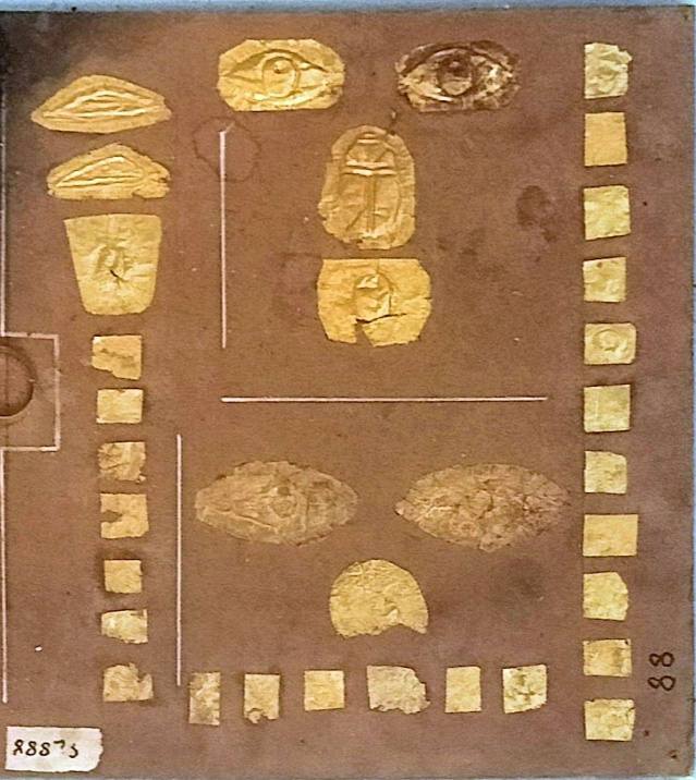 أوراقًا ذهبية من العصر الروماني