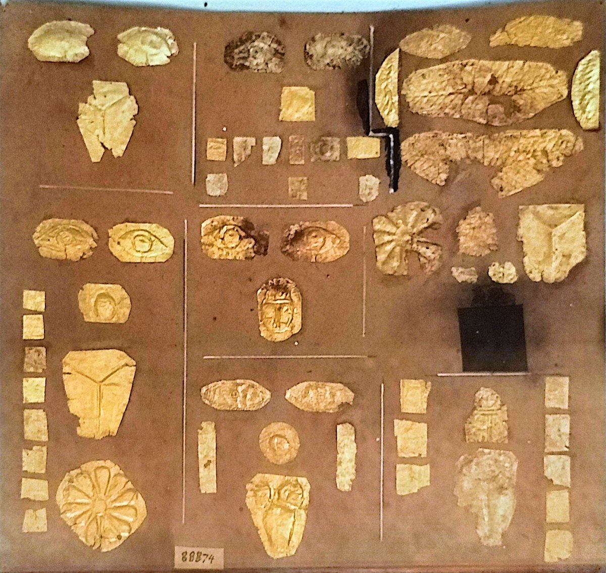 أوراقًا ذهبية من العصر الروماني