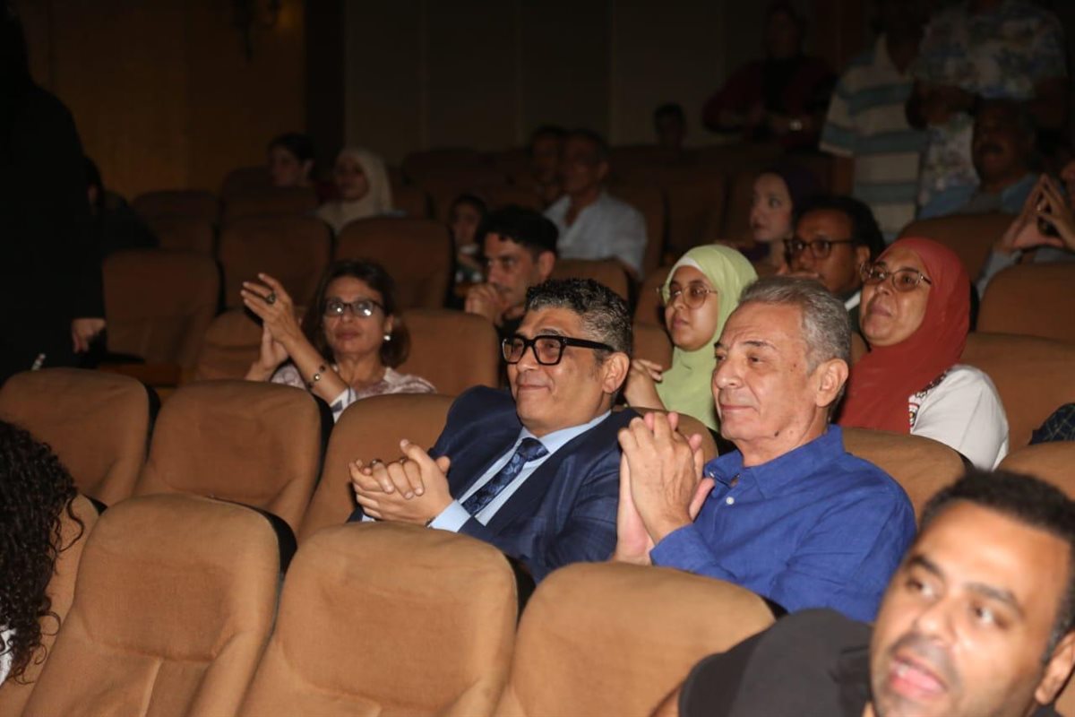 محمود حميدة يشاهد رماد في زمن الفتونة