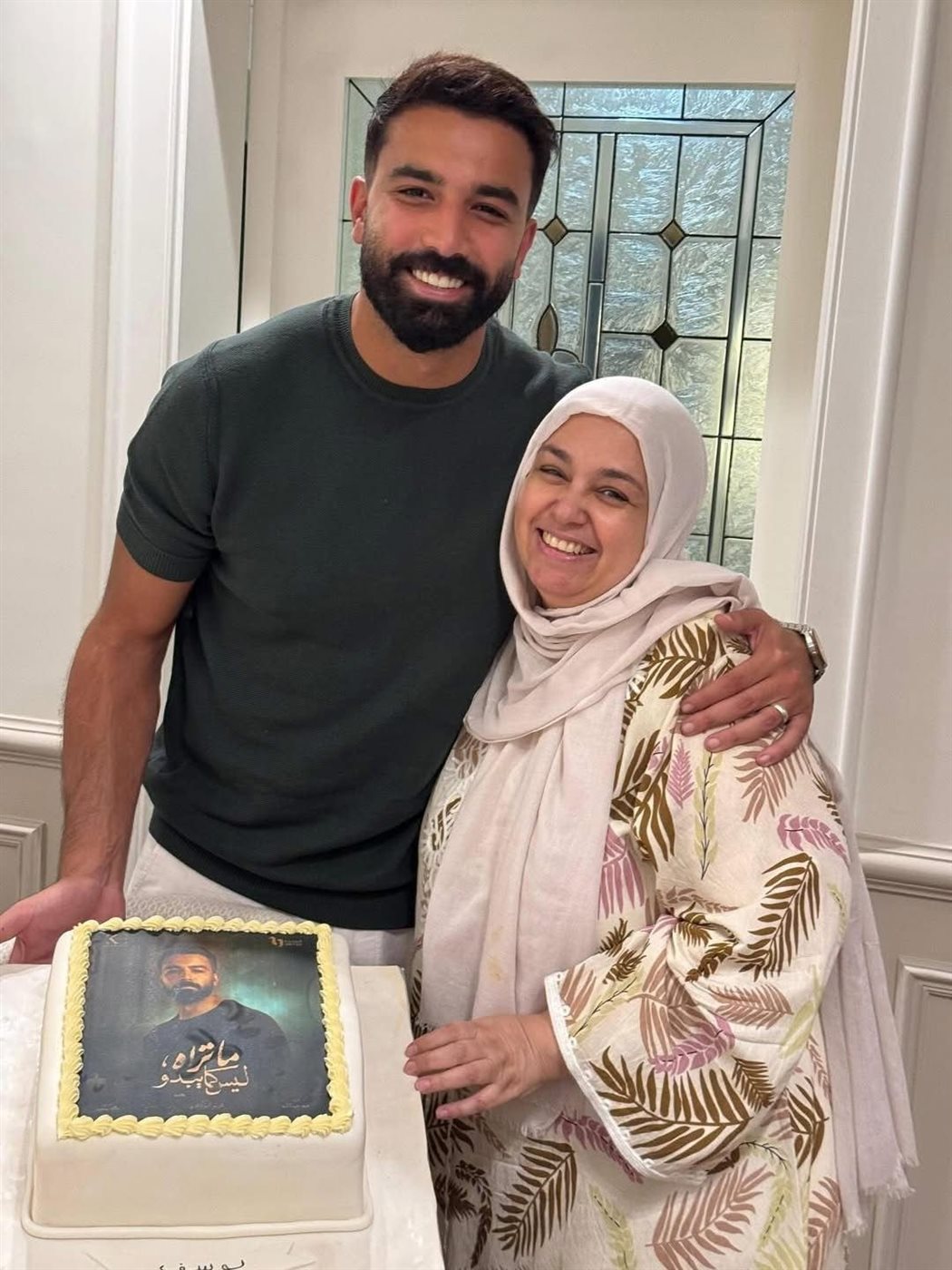 حازم إيهاب يحتفل بنجاح حكاية هند إحدى حكايات مسلسل ما تراه ليس كما يبدو