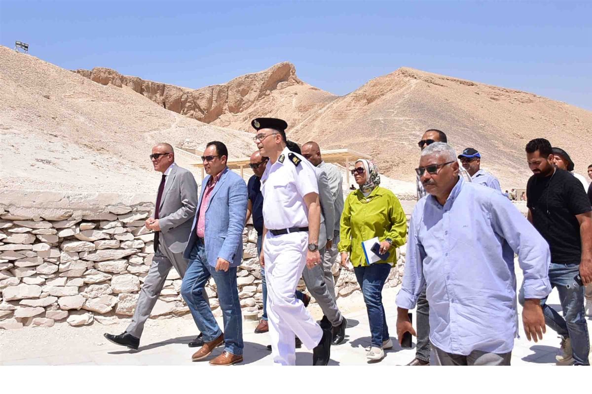 محافظ الأقصر يتفقد المسار السياحي