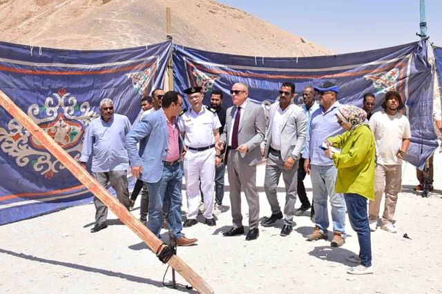 محافظ الأقصر يتفقد المسار السياحي