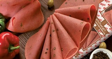 طريقة إعداد لانشون اللحمة في المنزل