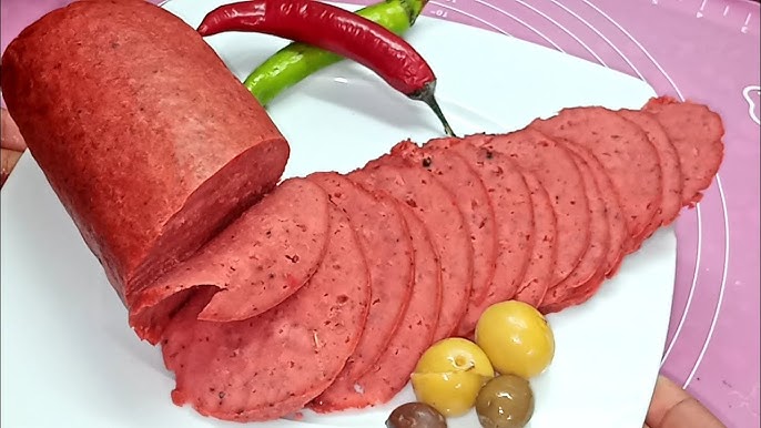 طريقة إعداد لانشون اللحمة في المنزل