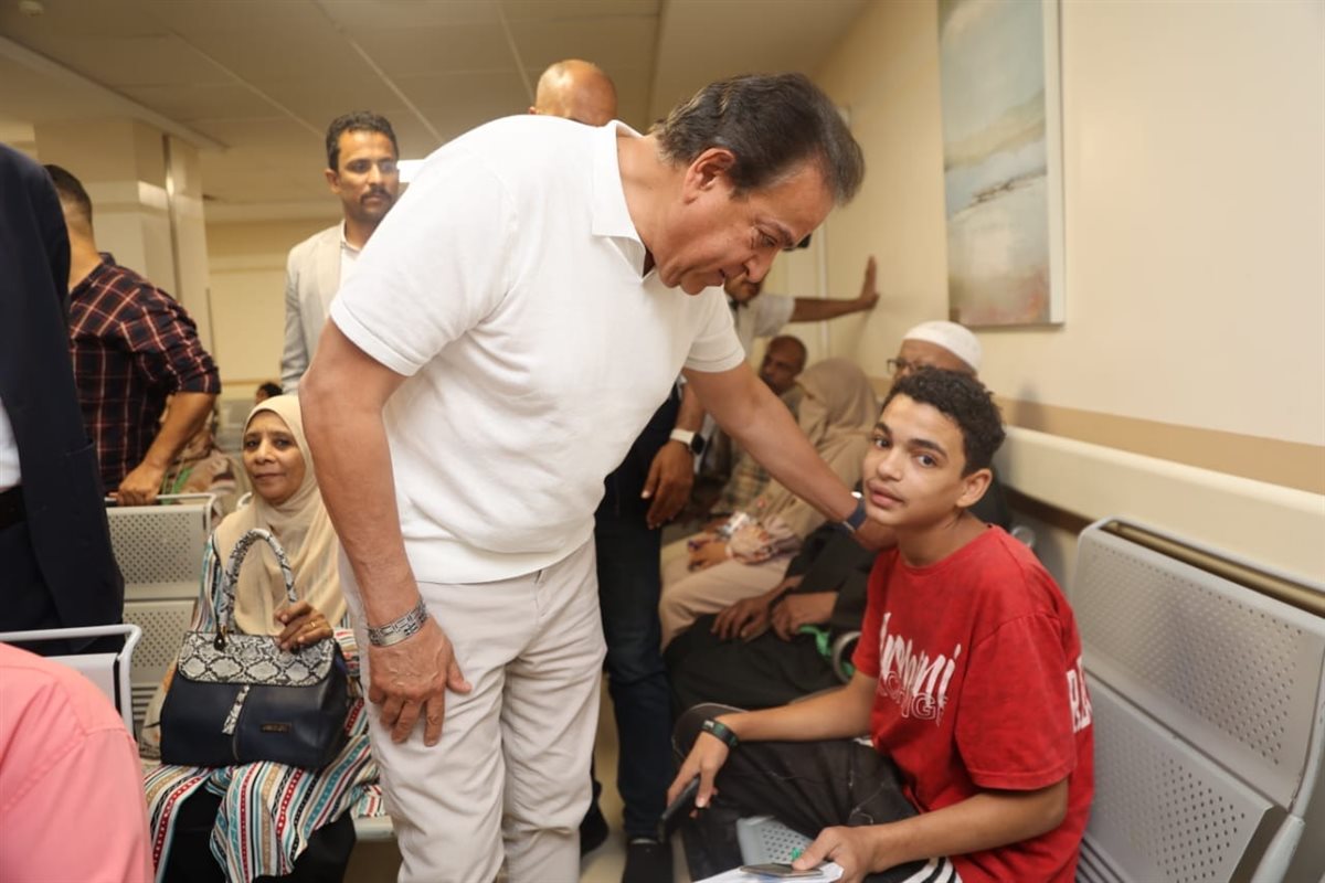 وزير الصحة بمسشفى أورام الأقصر
