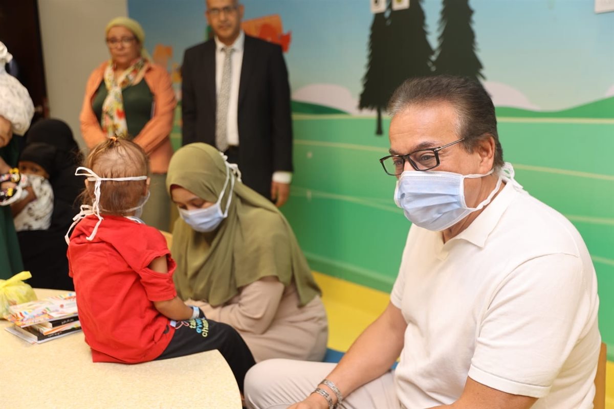 وزير الصحة بمسشفى أورام الأقصر