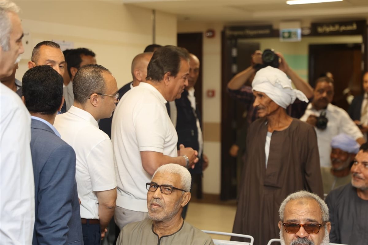 وزير الصحة بمسشفى أورام الأقصر