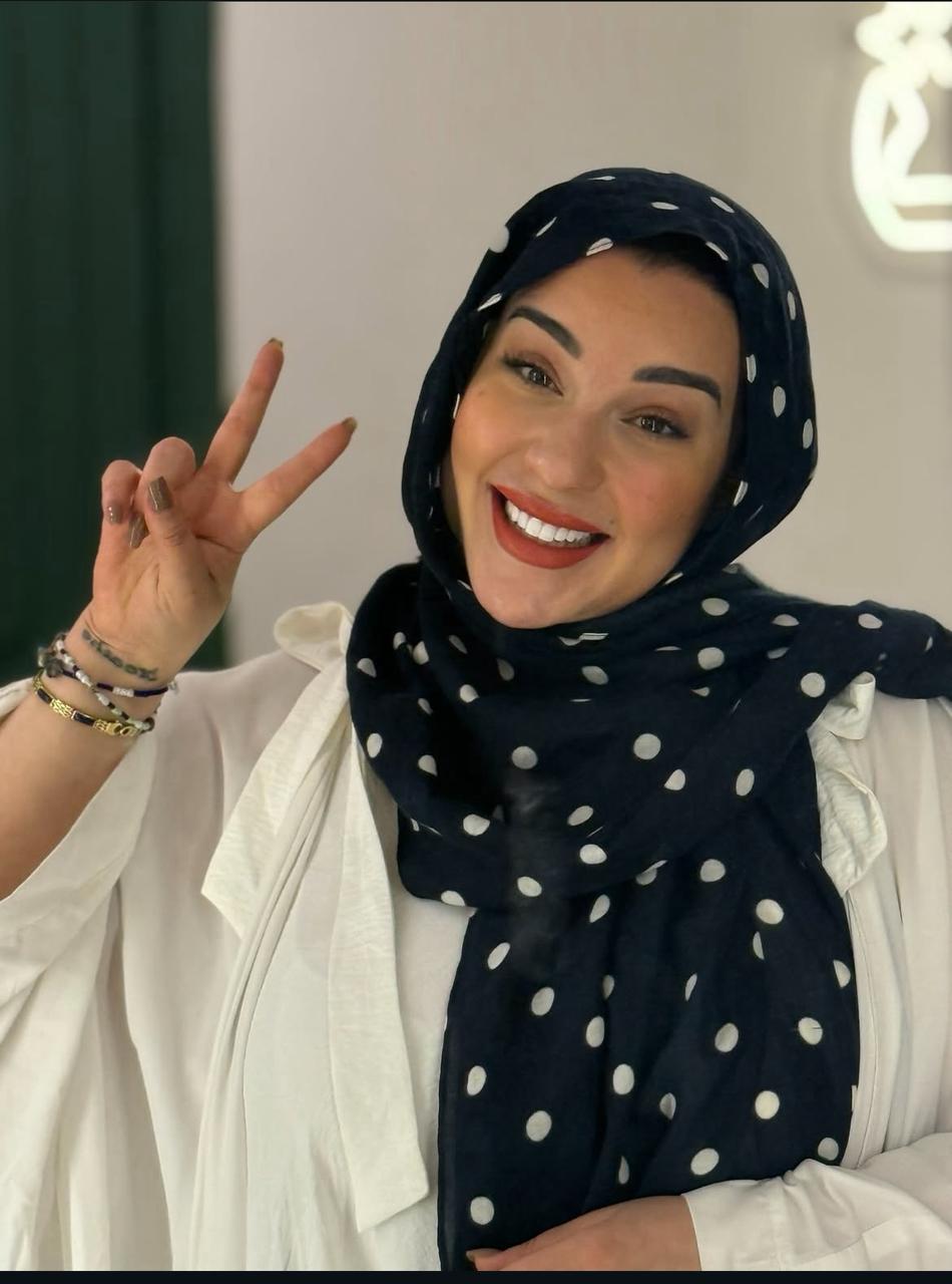 لقطات لـ أسما شريف منير بعد ارتدائها للحجاب