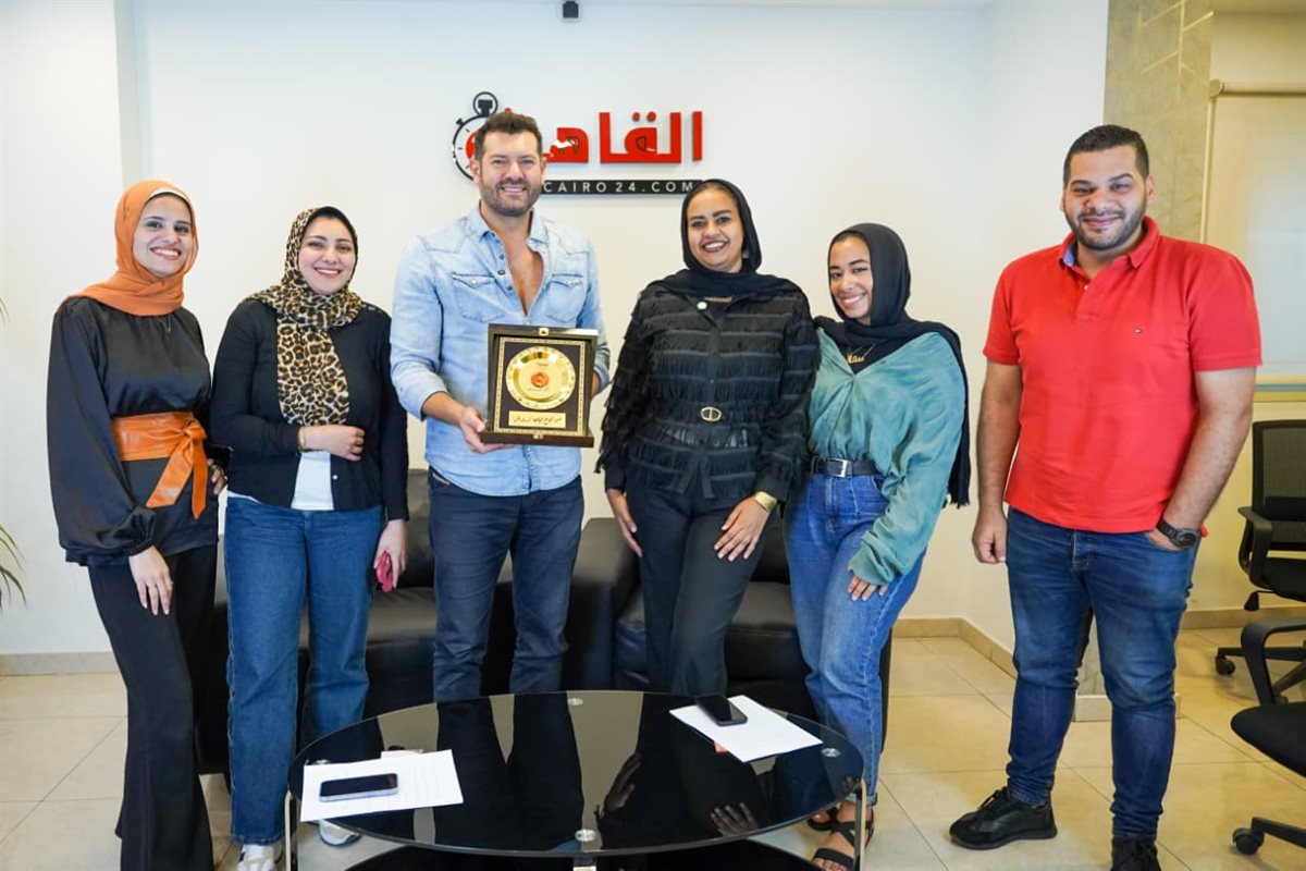 النجم عمرو يوسف يحتفل بنجاح فيلم درويش في القاهرة 24