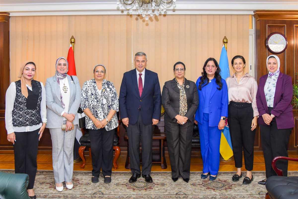 لقاء محافظ الإسكندرية