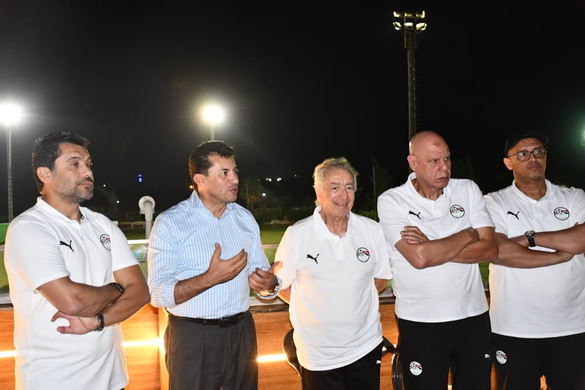 زيارة وزير الرياضة ومحافظ الإسماعيلية لمعسكر منتخب مصر الثاني (9)